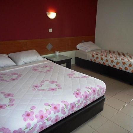 Lotus Hotel Johor Bahru Extérieur photo